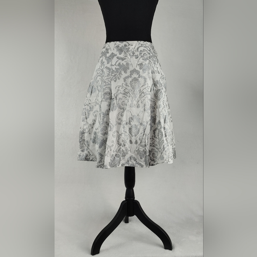 Ann Taylor LOFT Silver White Damask Floral Pleated A-Line Skirt 4 154287